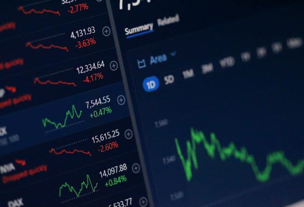 As Markets Slide, Polling Shows Independent Voters Are Growing Wary of Economic Direction