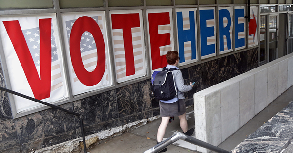 Suicide by Stupidity? Arizona Democrats Close the Presidential Primary